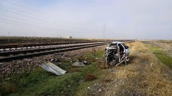 انتشار اولین عکس ها از تصادف مرگبار قطار مسافربری در قزوین