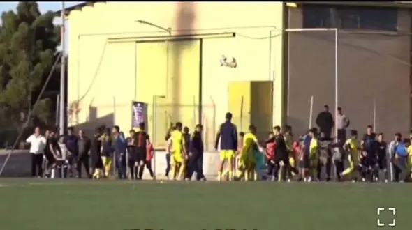 واکنش فدراسیون فوتبال به اتفاقی تلخ و باورنکردنی/ درگیری و قمه کشی در مسابقات امیدهای کشور+ فیلم