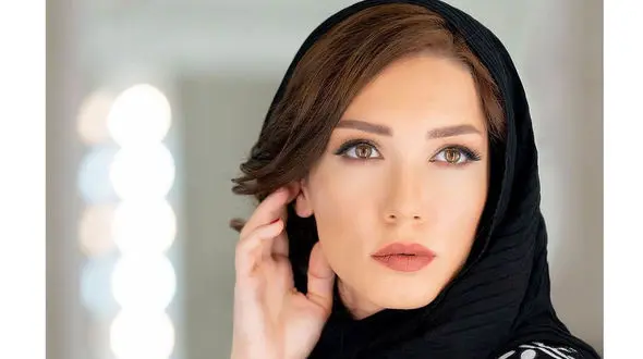 استایل باکلاس و جذاب شهرزاد کمال زاده در کنار اسب همه را متحیر کرد