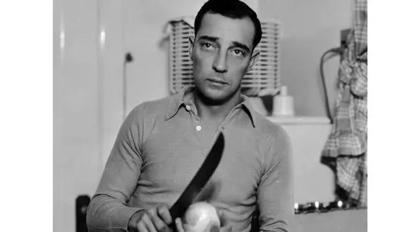 بازیگر معروف سینما زیر آوار دیوار ماند! +فیلم