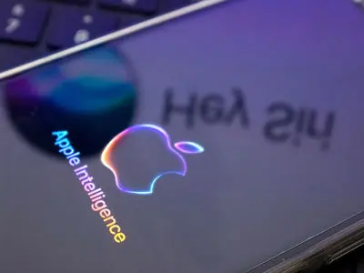عقب‌ نشینی سیری: مدیر هوش مصنوعی اپل کناره‌ گیری کرد و شرکت از رقبا عقب ماند