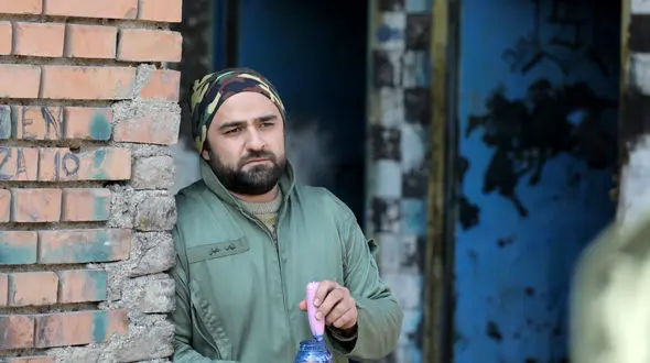 فامیلی کامل علی هاشمی خیلی عجیب است ! / چرا در سریال سرباز بودم؟!