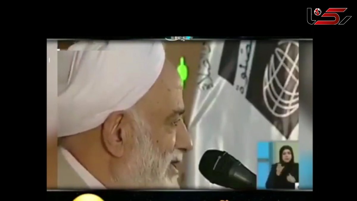 حاج آقای قرائتی؛ یکی داشت سخنرانی میکرد دید یه دختر و پسر رفتن زیر منبر دارن باهم شوخی میکنن، گفت مگه غیرت و شرف ندارین...! پسره گفت همه چیز داریم فقط جا ..