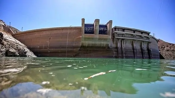 سد زاینده رود فقط  ۱۶ درصد آب دارد + جدیدترین عکس ها از وضعیت کنونی مهمترین سد اصفهان 