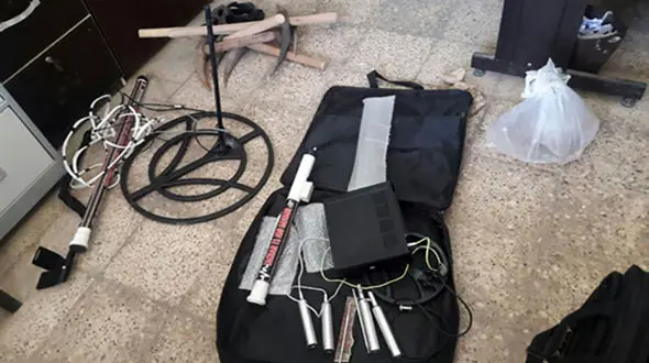 دستگیری 5 حفار غیرمجاز با گنج یاب میلیاردی در مرودشت