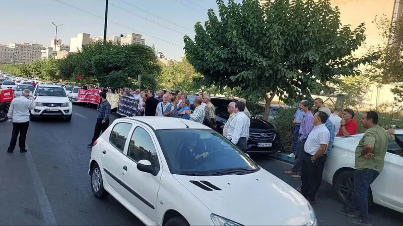 تجمع مالباختگان پروژه مسکونی حکیم تهران در مقابل دادسرای ناحیه 5 تهران مجتمع قضایی قدس- پرونده کثیرالشاکی پروژه مسکونی حکیم تهران