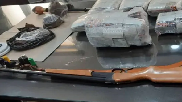 کشف مواد مخدر تریاک و قرص های کمیاب در آبادان 