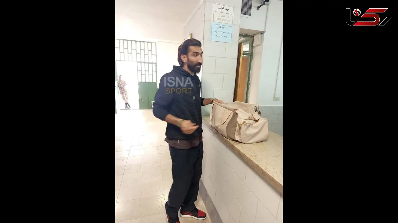 اولین عکس از حضور بیرانوند در پادگان آباده