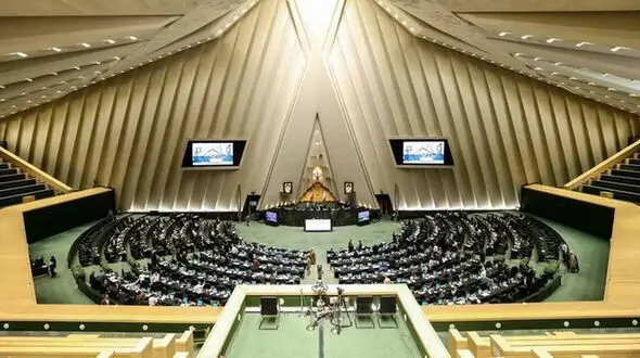 بررسی طرح جدید مجلس؛ «مقابله با نفوذ بیگانگان» یا کنترل احزاب و مطبوعات