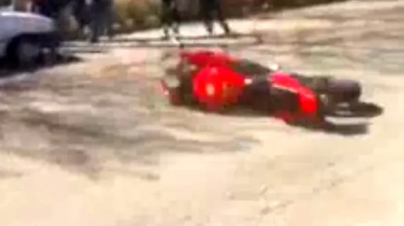 لحظه دلخراش تصادف موتورسواران در دانشگاه ارومیه + فیلم