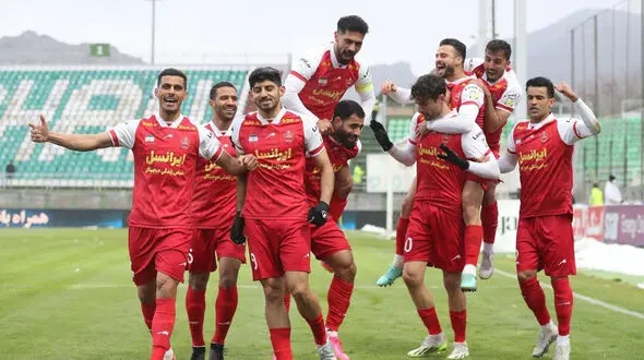 بحران بزرگ در اردوگاه قرمز / پایان قرارداد ۱۲ بازیکن بازیکن پرسپولیس در پایان فصل! 