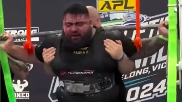 خونریزی وزنه بردار هنگام وزنه زدن / از چشم هایش خون بیرون زد + فیلم