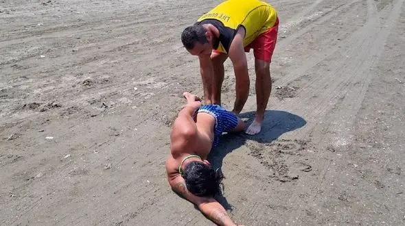 فیلم / حق الزحمه ناجیان غریق به خاطر مشکلات بانکی اخیر، به طور کامل پرداخت نشده است