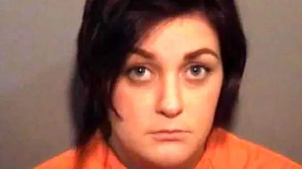 شناسایی مادری که 2 نوزادش را  در سطل زباله انداخت + عکس