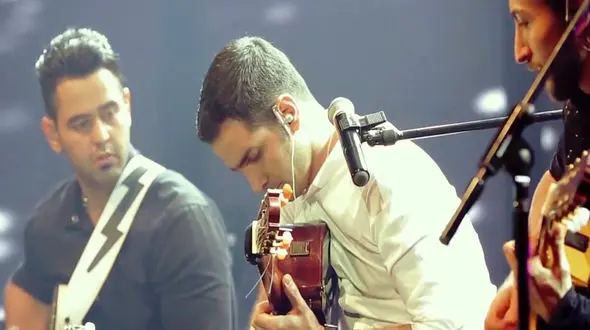 آواز ماندگار؛ وقتی محسن یگانه تو کنسرت بهت قول میدم می خواند