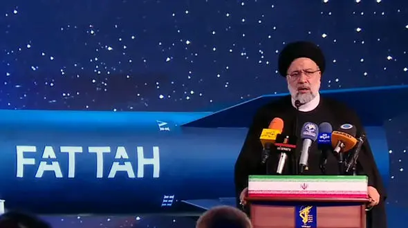 موشک فتاح از مولفه‌های اقتدار است/ پیشرفت‌های کشور دشمن را عصبانی ومردم را خوشحال می‌کند