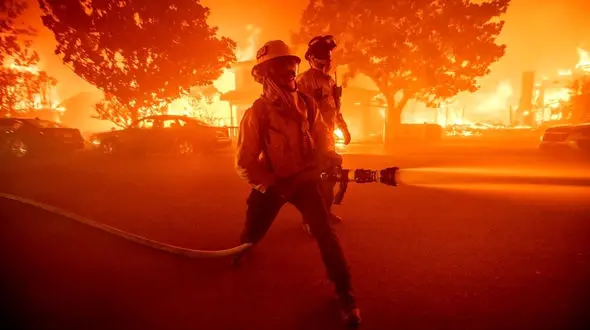 اعلام شرایط ویژه خطرناک در کالیفرنیا/ شمار قربانیان آتش سوزی به 24 نفر رسید