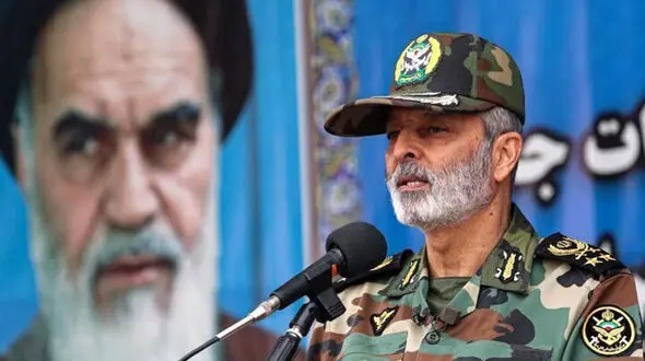 آخرین عکس از خنده های دلنشین سرلشگر موسوی قبل از شهادت در کنار محسن رضایی