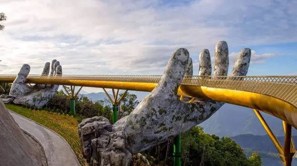 قدم زدن در دستان خدا+عکس