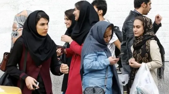 هزینه مفتخوارگی درایران 22 هزار دلار است / تا وقتی سرمایه مردم دلار و سکه می شود از رفاه خبری نیست!