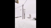 فیلم عجیب دفن شدن خانه های حومه پیرانشهر زیر برف ! 