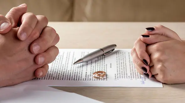 جشن طلاق زن و مرد باحضور پسرک غمگین + فیلم تکاندهنده