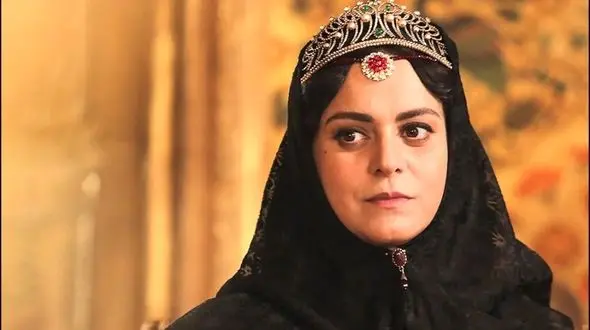 عکس / رونمایی غزل شاکری از خواهر دوقلویش عسل شاکری ! / 2 خواهر زیبا در کنار عکس مادر فوت شده شان فرشته طائرپور !