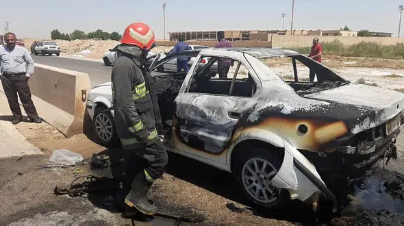 تراژدی هولناک در اتوبان خلیج فارس / دو سرنشین سمند زنده زنده در آتش سوختند