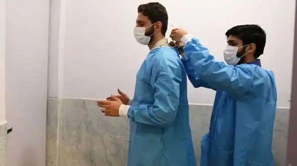 کمک رسانی به بیماران کرونایی ازسوی جمعی از طلبه ها