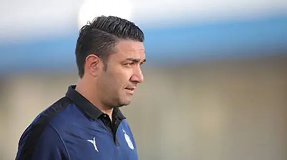 حضور نکونام بر سر مزار فوتبالیست فقید صنعت نفت + عکس