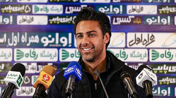 مجیدی: با عزت‌الهی صحبت نکرده‌ایم/ مثل هواداران استقلال نگرانیم