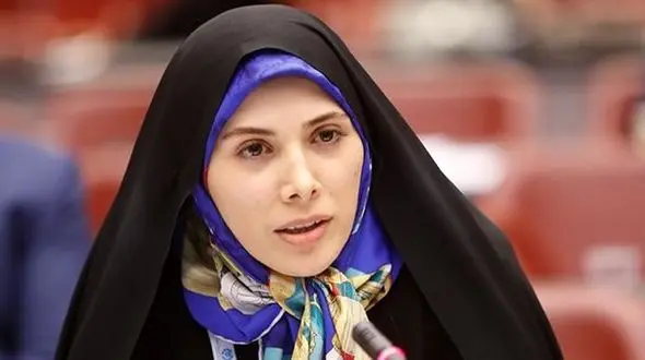 پشت پرده توئیت خانم نماینده مجلس در حمایت از تفریح بدون لباس زنان در سد لفور + جزییات