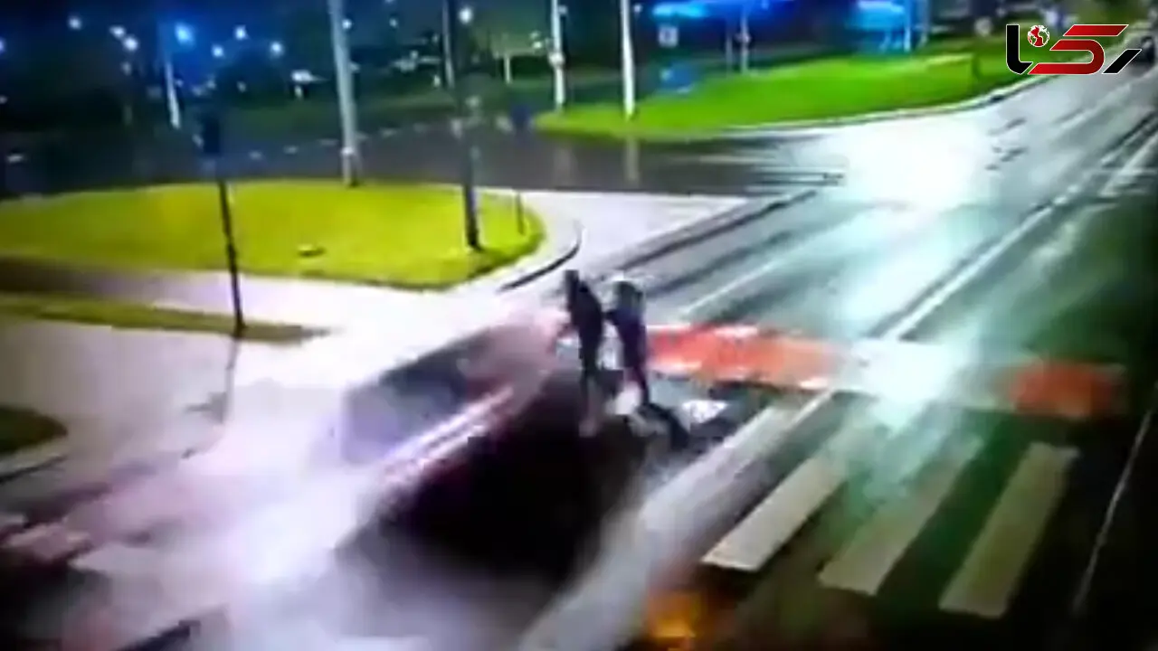 فیلم لحظه مرگ وحشتناک یک مادر و دختر در تصادف با خودروی شاسی بلند