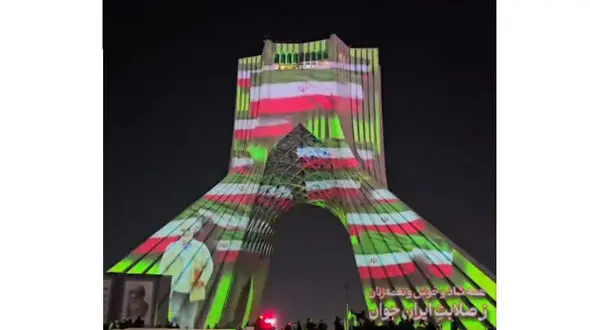 فیلم/ ویدیومپینگ زیبا؛ برج آزادی به رنگ پرچم ایران