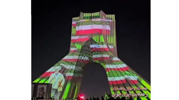 فیلم/ ویدیومپینگ زیبا؛ برج آزادی به رنگ پرچم ایران