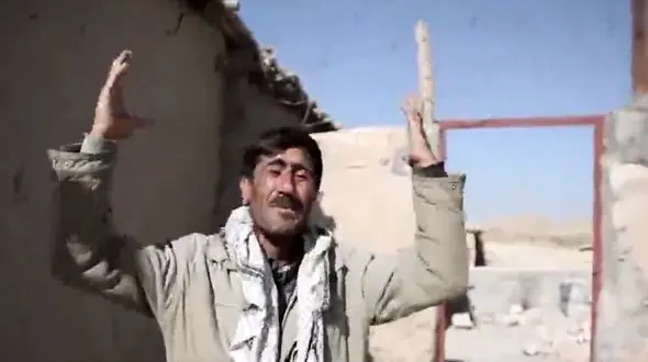 صحبت های این مرد کرد زلزله زده اشک همه را در می آورد + فیلم و عکس