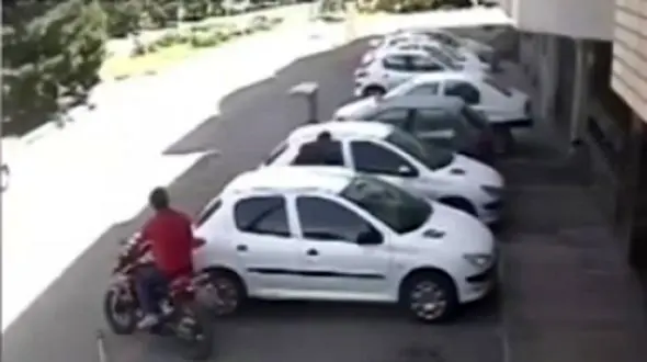 فیلم سرقت لوازم 206 در روز روشن / سارقان سه سوته دزدی کردند