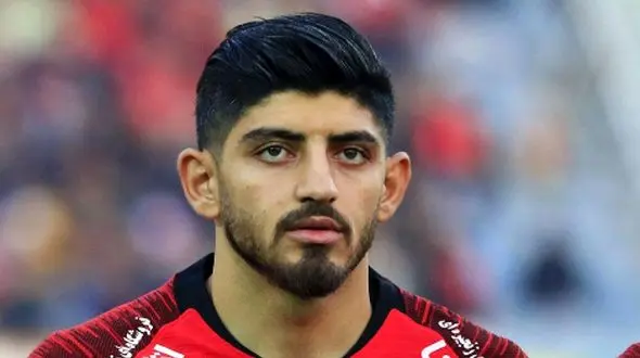 نگاهی به مراسم عروسی کاملا متفاوت و بی نظیر مهدی ترابی، ستاره فوتبال / از نصب عکس حاج قاسم سلیمانی تا خواندن شعر حماسی !