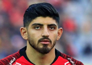 نگاهی به مراسم عروسی کاملا متفاوت و بی نظیر مهدی ترابی، ستاره فوتبال / از نصب عکس حاج قاسم سلیمانی تا خواندن شعر حماسی !