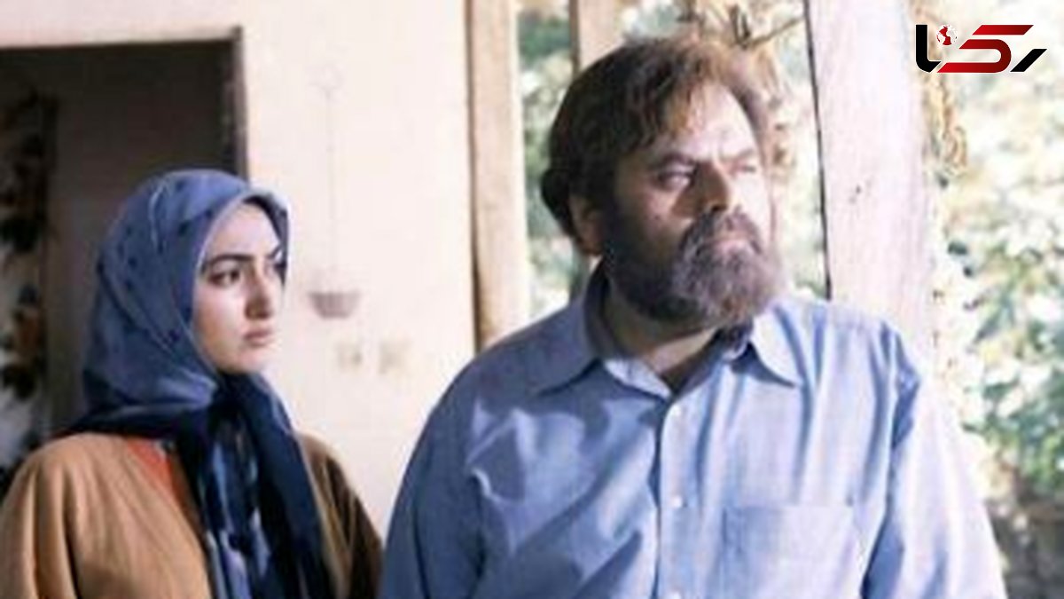 فیلم/ حضور بازیگر سریال «پس از باران» با واکر در مراسم تشییع محمد کاسبی