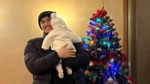 عکس/ کیک تولد 1 سالگی نوا دختر سردار آزمون با خلاقیت تحسین برانگیز اُوستا قنّاد در طراحی کیک 2 طبقه/ مبارک باشه