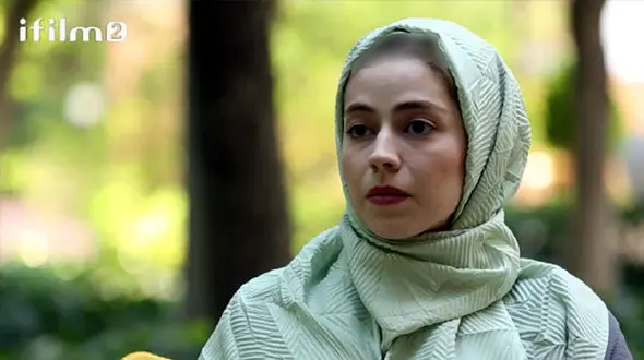 عکس زیبای بازیگر پایتخت در کنار سفره هفت‌ سین 