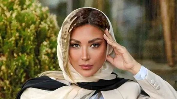 راهنمای ست کردن ترنچ کت پاییزی با شال و روسری به سبک بازیگران  ایرانی/ استایل کلاسیک گلوریا هاردی و متین ستوده، باکلاس مثل مینا مختاری و بهنوش طباطبایی، تیپ اسپرت پردیس احمدیه و...