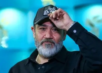 استایل باورنکردنی مهران غفوریان و برادرش در حال نوازندگی در یک مهمانی دهه 60 با گیتار بیس/ دوتا برادر چقدر شبیه بودن تو اون دوره