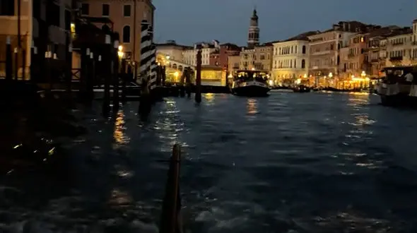 از آرامش شب تا آرامش در کنار دریا