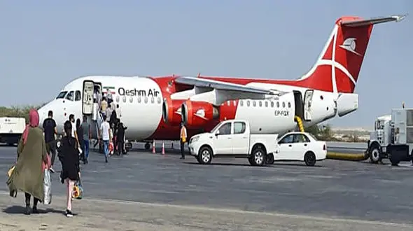 صفر تا صد ماجرای فرود اضطراری هواپیمای فوکر 100 قشم ایر با 81 سرنشین در مشهد