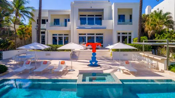 قصر رنگین کمانی طراح معروف مد به فروش می رسد +عکس 