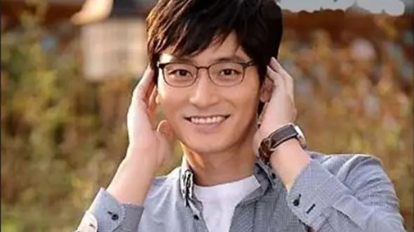  عکس های جالب یونگ پو بازیگر سریال جومونگ در تهران