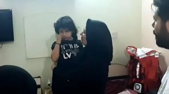 عملیات نجات دختر اربعینی در کربلا + عکس نازنین زهرا در آغوش مادرش