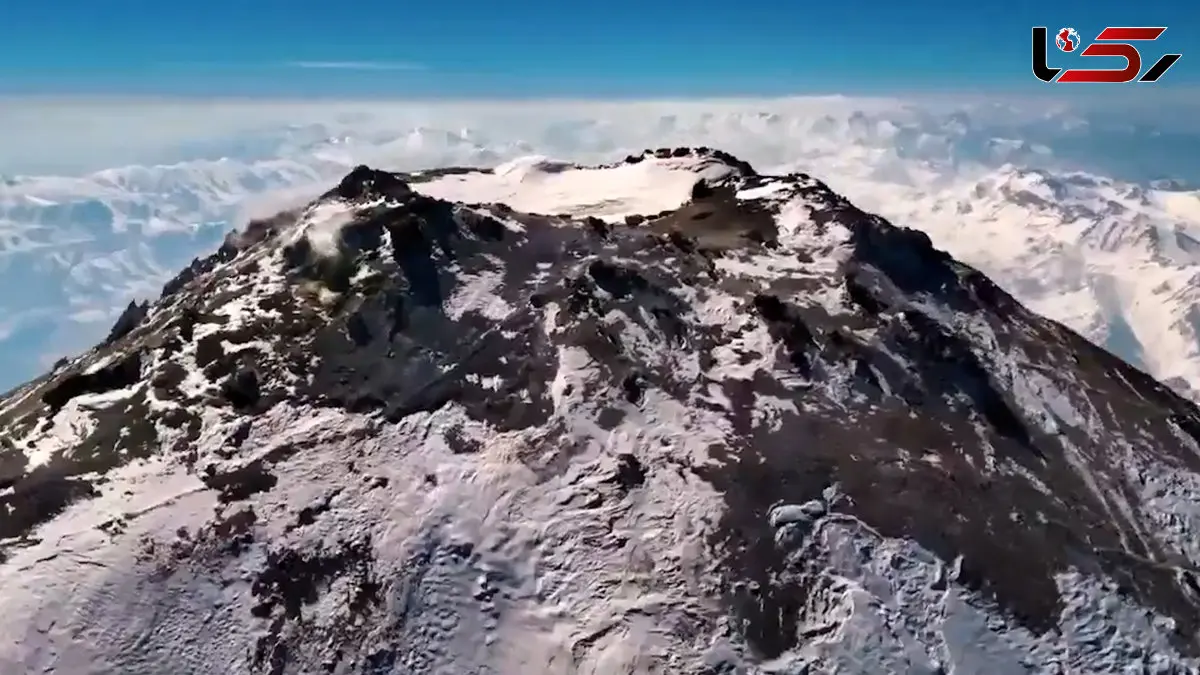 فیلم نمای تماشایی قله دماوند از آسمان
